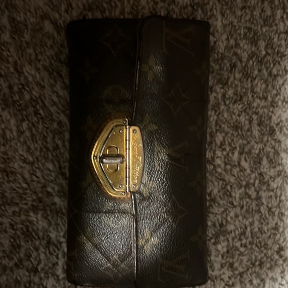 Louis Vuitton bag with wallet - Picture 2 of 4